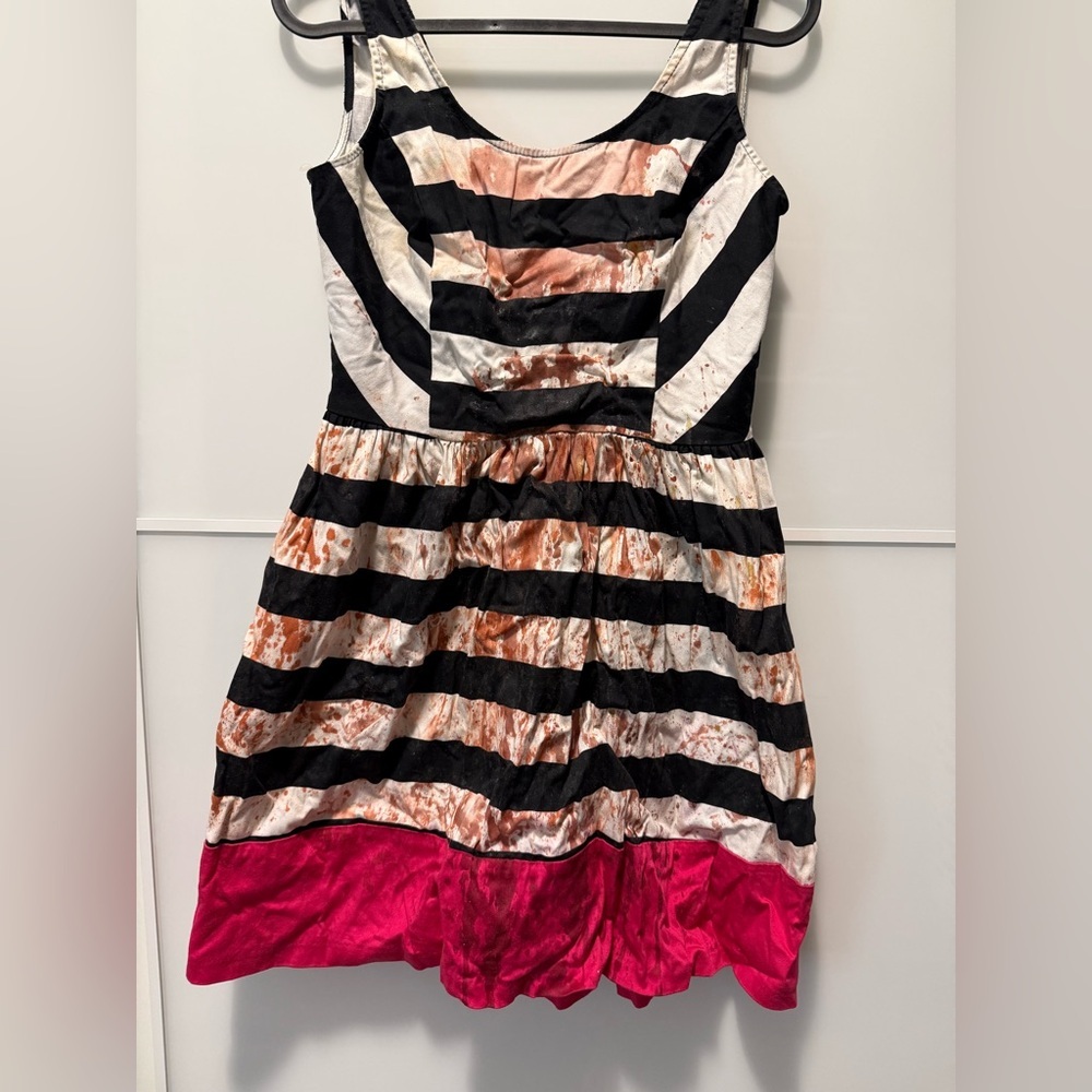 💸CLEARANCE 4/$15💸 Bloody Dress & Shirt (ModCloth) - Picture 7 of 9